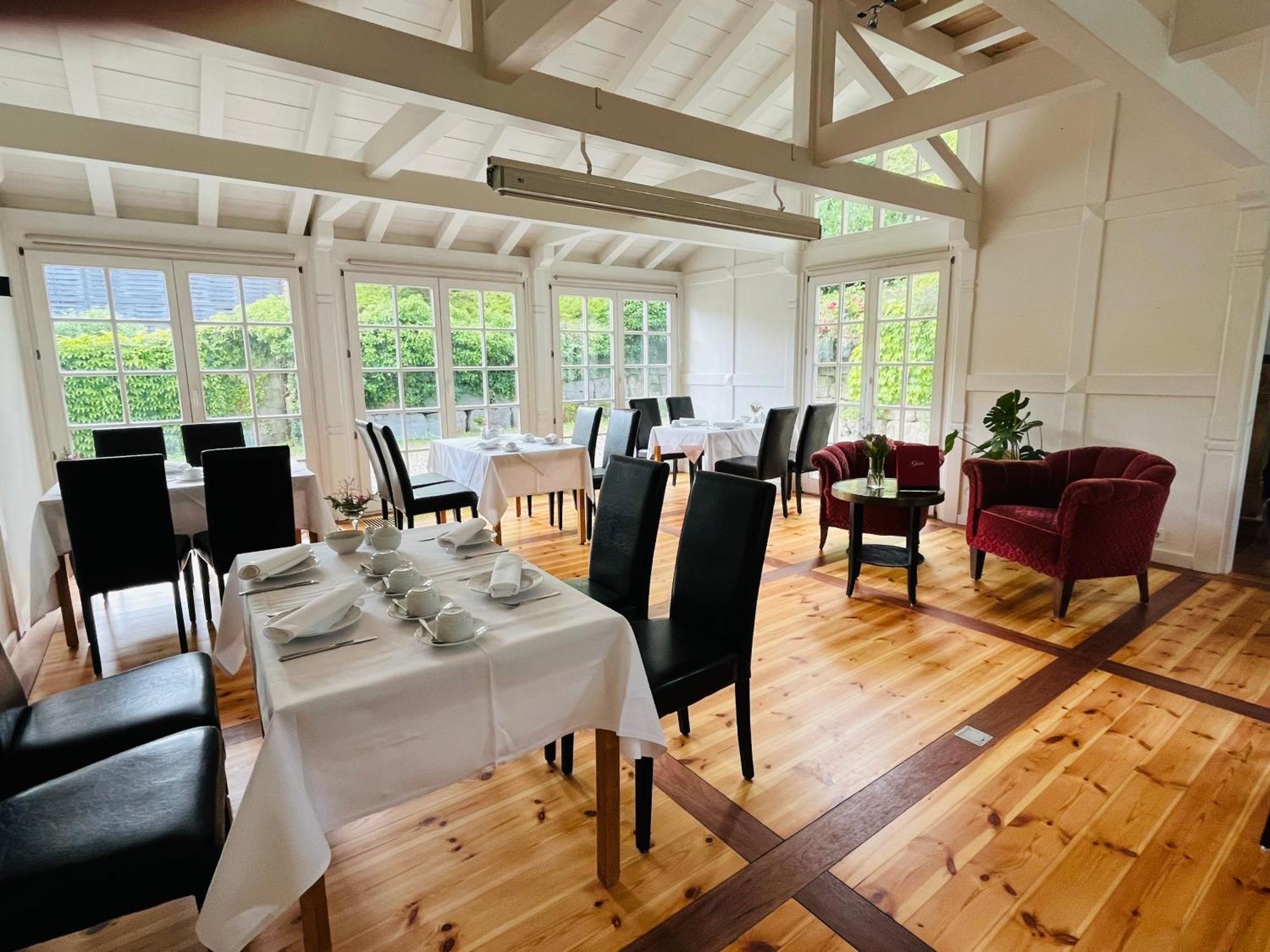 Hotel Hahn Gondelsheim Extérieur photo